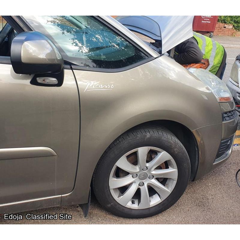 Citroen C4 Picasso Right Side Front Wing KEBC 2009