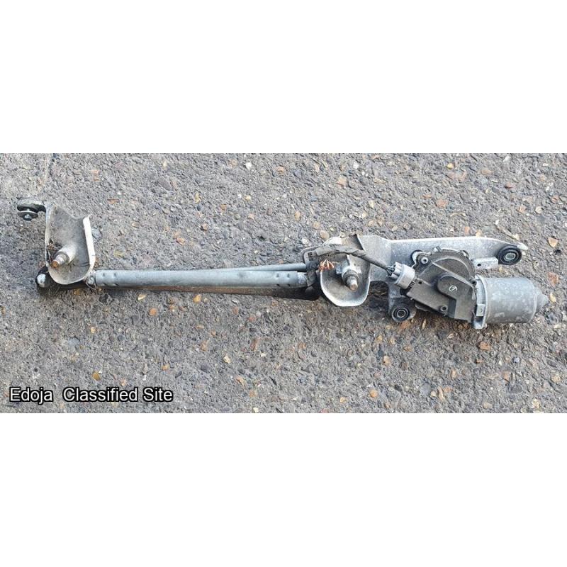 Mitsubishi Colt Front Wiper Motor And Linkage 2009