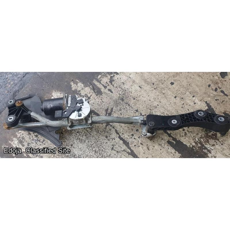 BMW 520D Front Wiper Motor And Linkage 2006