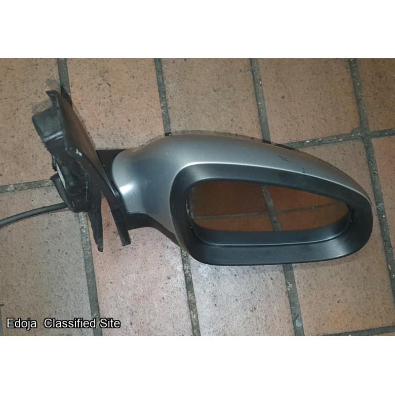 Vauxhall Astra J Right Side Wing Mirror Silver 2011