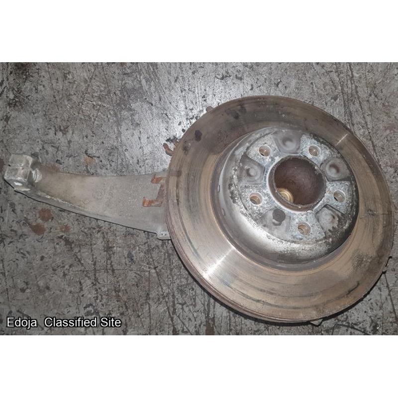 BMW 520D F10 Left Side Front Hub And Bearing 2011