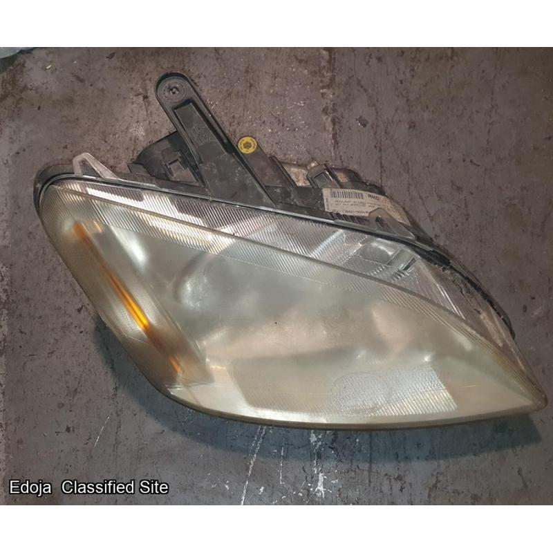 Ford C Max Right Side Headlight 2004