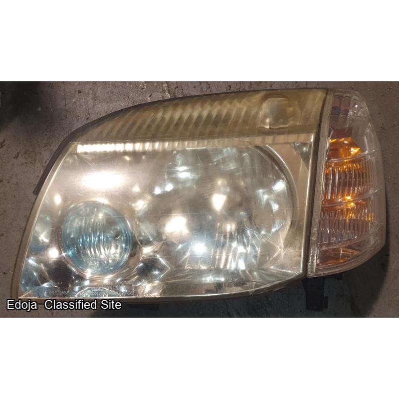 Nissan X Trail Left Side Headlight And Indicator 2004