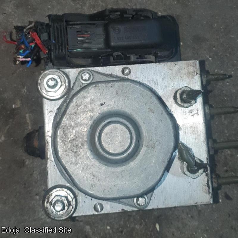 Peugeot 108 1.0 ABS Control Module Pump 2015