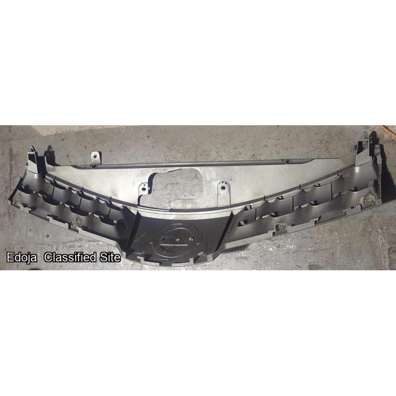 Nissan Note Front Bumper Grille 2006