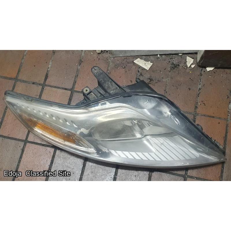 Ford Mondeo Driver Side Headlight 2009