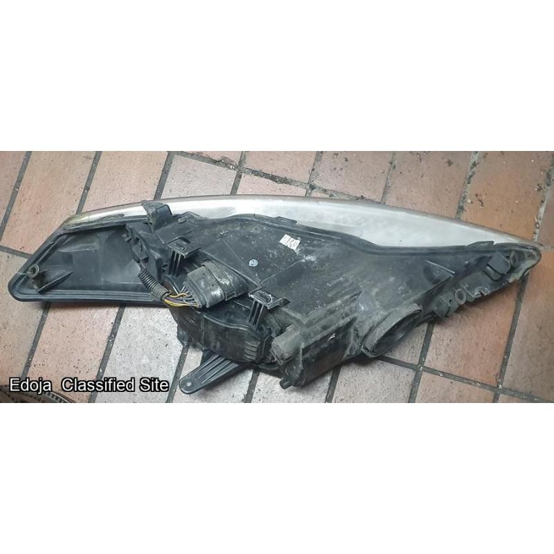 Ford Mondeo Driver Side Headlight 2009