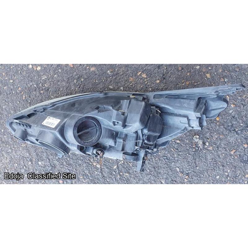 Ford Grand C Max Right Side Headlight 2014