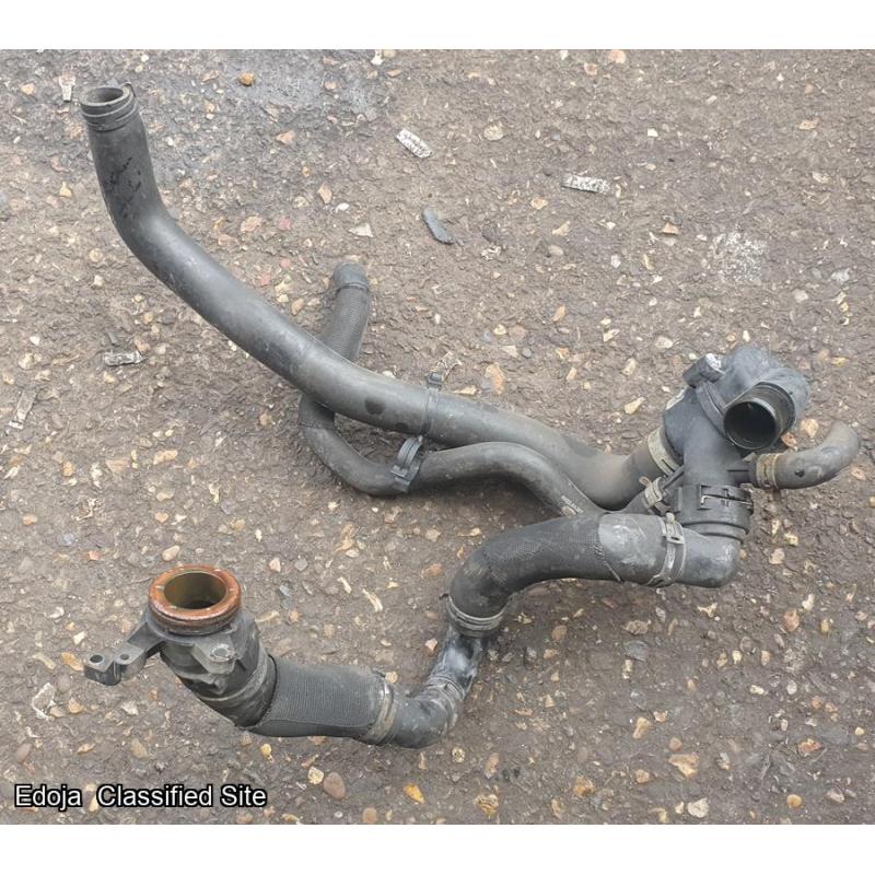 Land Rover Discovery 4 3.0 SDV6 Thermostat Housing And Pipes AH22-8K515M 2014