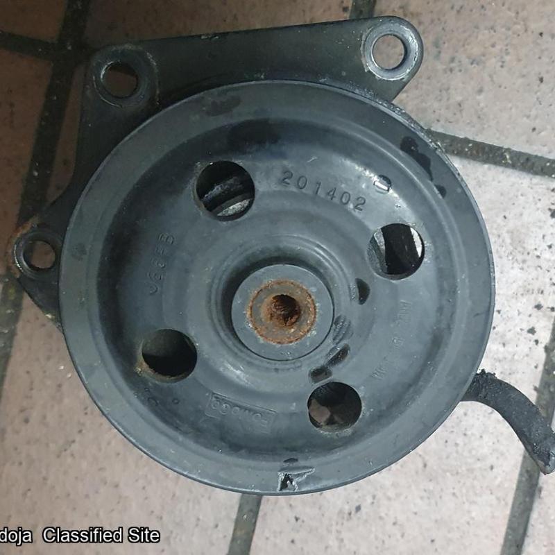 Land Rover Discovery 4 3.0 Power Steering Pump 2014