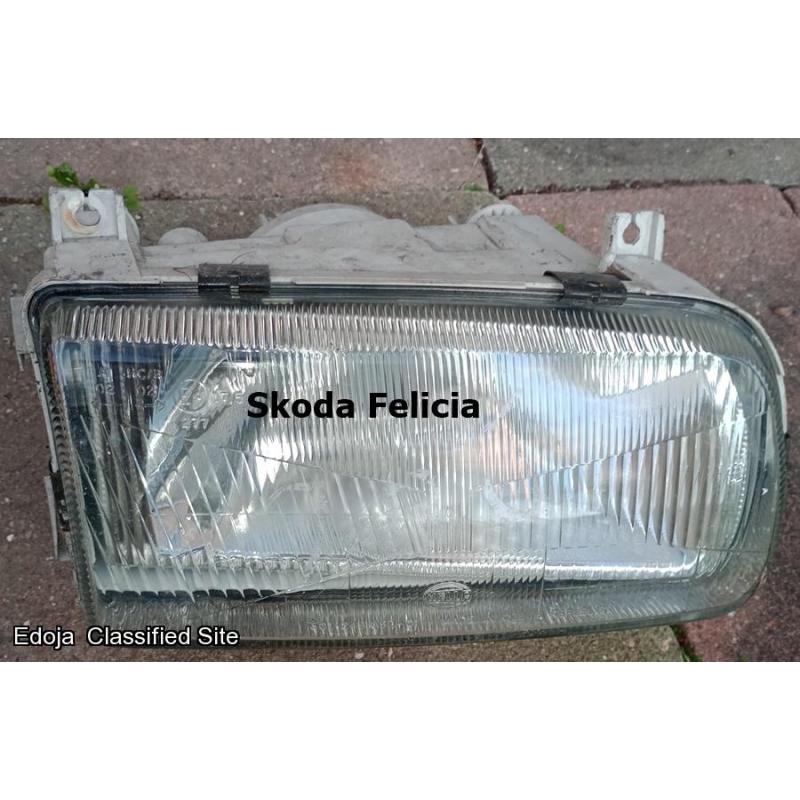 Skoda Felicia Right Side Headlight 246 057-00 2000