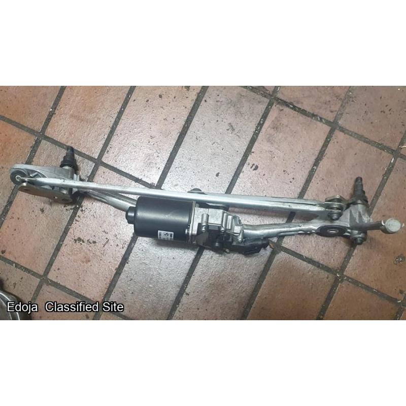 BMW 320 Front Wiper Motor And Linkage 2006