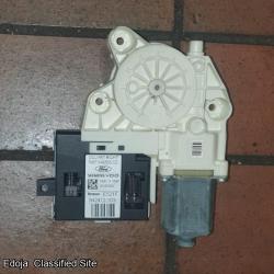 Ford Focus Driver Side Front Window Motor Module 2009